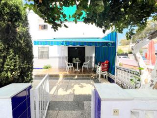 Apartament  De la playa. Apartamento planta baja con terraza y plaza de garaje  a 200 met
