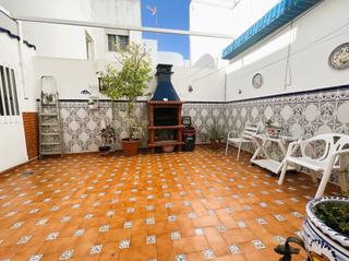 Casa adossada  De la sal. Adosado en el centro con 5 dormitorios , 4 baos y  magnifico  p