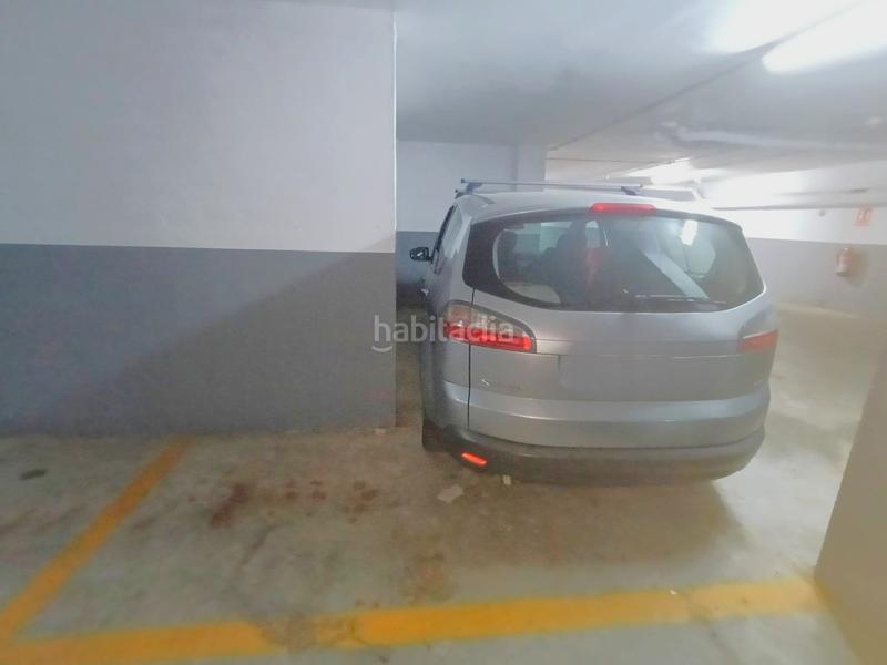 Foto 98160369-cca9-4ba5-b0c7-aee0d9e3e205. Aparcament cotxe a Lepe