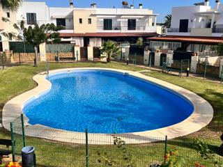 Reihenhaus  Alisio. Magnifico adosado con terraza , cochera y zona común ajardinada