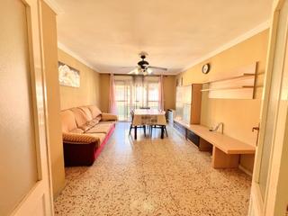 Appartement  Extremadura. Piso en 2 planta con balcón, sin ascensor  cerca av. del carnava
