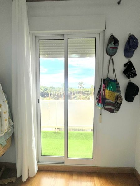 Foto 8d40c6d6-5c6d-4487-95c0-807935f1ea62. Apartament amb calefacció piscina a Isla Cristina