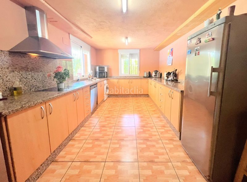 Foto 5d1b0248-a719-4420-849d-6fbee3bd8ec6. Casa amb calefacció aparcament piscina a Isla Cristina