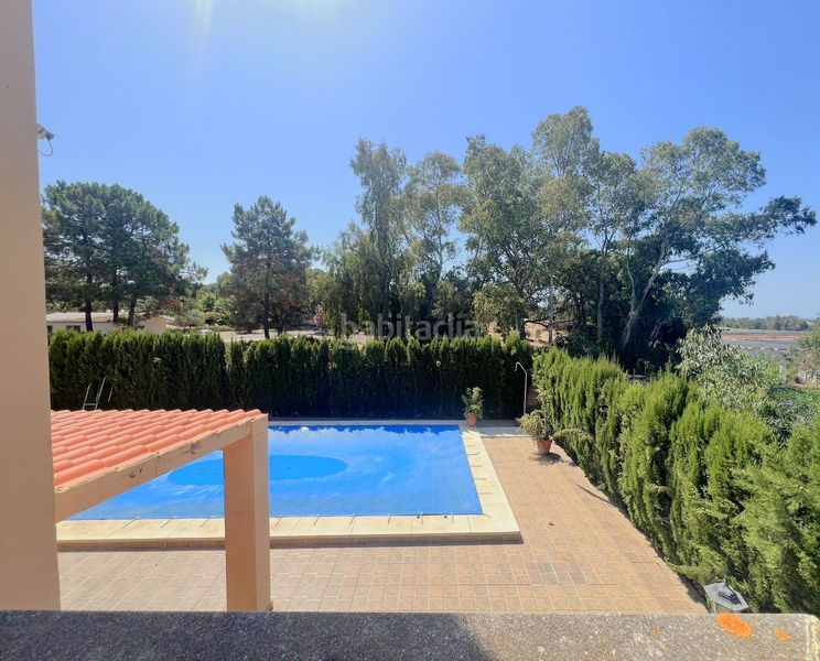 Foto b59e4352-5808-418b-9d56-c0254753753a. Casa amb calefacció aparcament piscina a Isla Cristina
