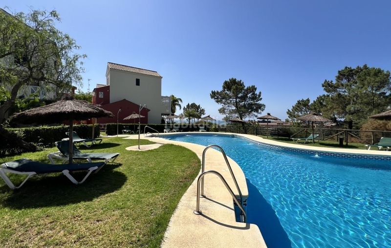 Foto 37cb290a-9c04-4674-ae25-83242a9a7879. Apartament amb piscina a Islantilla golf Islantilla