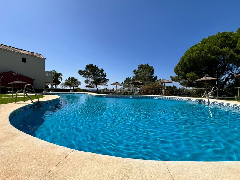 Foto db5ba623-52b7-468a-b9bd-6e1075751665. Apartament amb piscina a Islantilla golf Islantilla