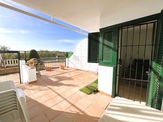 Casa adossada a Isla Cristina. Casa con terraza  y cochera en paseo maritimo playa punta del ca