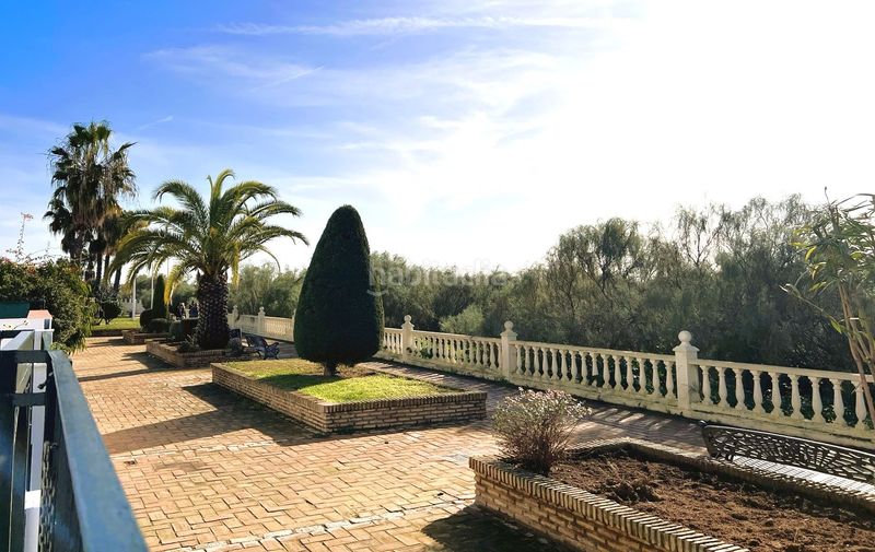 Foto d1e4815a-8706-49c6-a571-9543e7178a72. Casa adossada a Isla Cristina