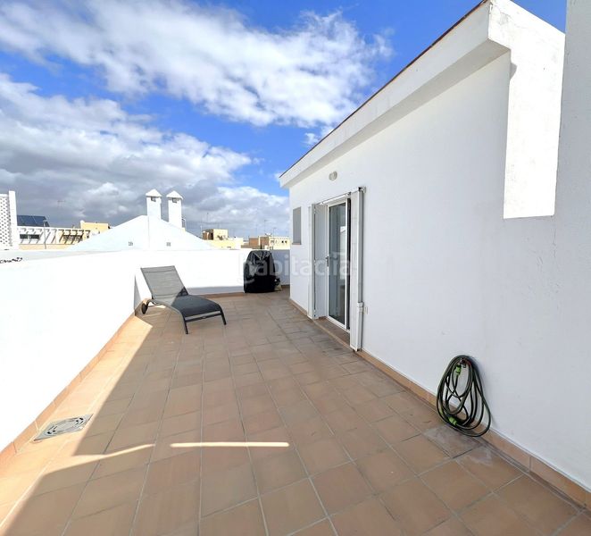 Foto 1e9801b0-b742-48b2-af3b-f3a6b5fa814a. Casa adossada a Isla Cristina