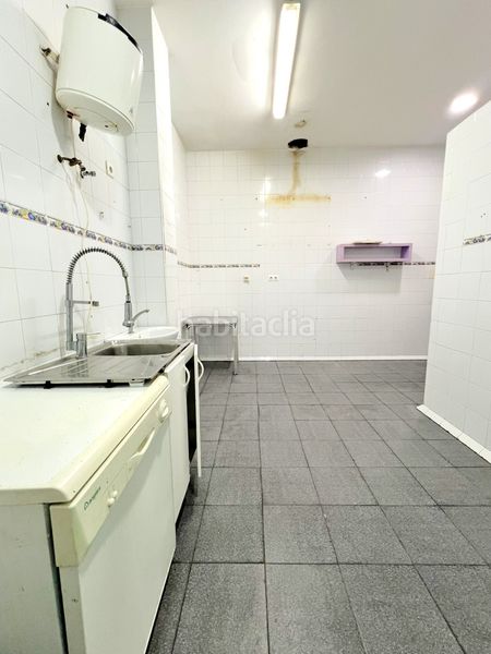 Foto 2fd2f834-2858-4864-b5aa-b253ad28e1de. Local comercial a Isla Cristina