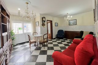 Casale in Isla Cristina. Casa tradicional de una sola planta con patio y azotea  en el ce