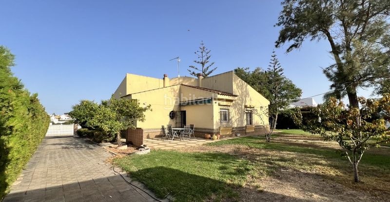 Foto 221f7ef3-a296-4bd2-8e05-8fc8de9632a5. Casa amb aparcament a Ayamonte ciudad Ayamonte