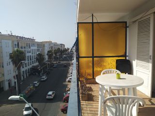 Miete Etagenwohnung in Isla Cristina. Alquiler profesorado 460  wifi y agua incluida   piso de esquina