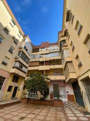 Flat in Calle enrique van dulken 17