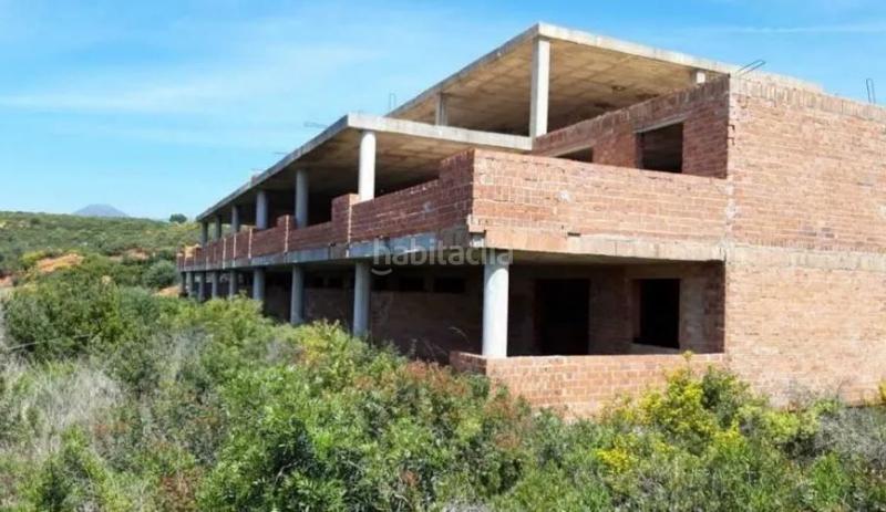 Foto f99252a5-a686-4d55-9305-e2e288343875. Edifici a urbanizacion residencial mirabella 16 a Casares