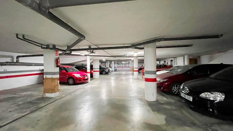 Foto ca4c9b97-2144-408f-9f55-dfa33d6a7cd0. Parking coche en calle lauría 19 en Centro Ronda