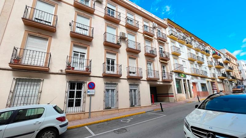 Foto e3ef985e-92fe-47db-a53d-31db9fd4066d. Parking coche en calle lauría 19 en Centro Ronda