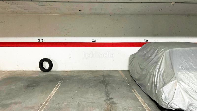 Foto 81a1def2-cb5d-476d-964e-68a60869f39a. Parking coche en calle fernando trapero blazquez 6 en Torremolinos