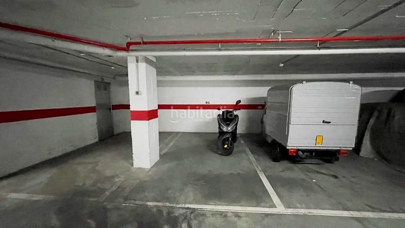 Foto d35918f2-b697-44d6-9b1c-cabc6a086a74. Parking coche en calle fernando trapero blazquez 6 en Torremolinos