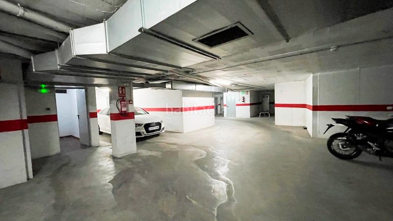 Foto ffea3e3c-f3ff-43ed-bfd1-384b4fcb452a. Parking coche en calle fernando trapero blazquez 6 en Torremolinos