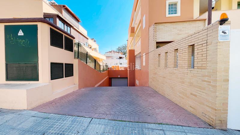 Foto 3fcab755-30e5-4fa4-bf95-63aec1cce28d. Aparcament cotxe a calle fernando trapero blazquez 73 a Torremolinos