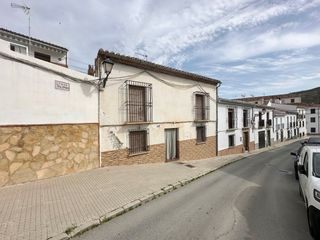 Semi detached house in Calle palomos 10