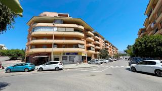 Apartament  Avenida de espana. Piso en el centro de sabinillas