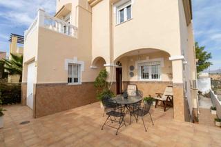 Casa en Hurcal de Almera. Fantstico chalet con gran jardn en huercal de almera