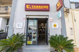 Location Local commercial à Gádor. Traspaso de licencia de estanco en gádor  por jubilación