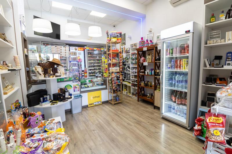 Foto 0545b515-60ed-48e5-9c7f-f7d79ad0f542. Pas-de-porte local commercial dans Gádor