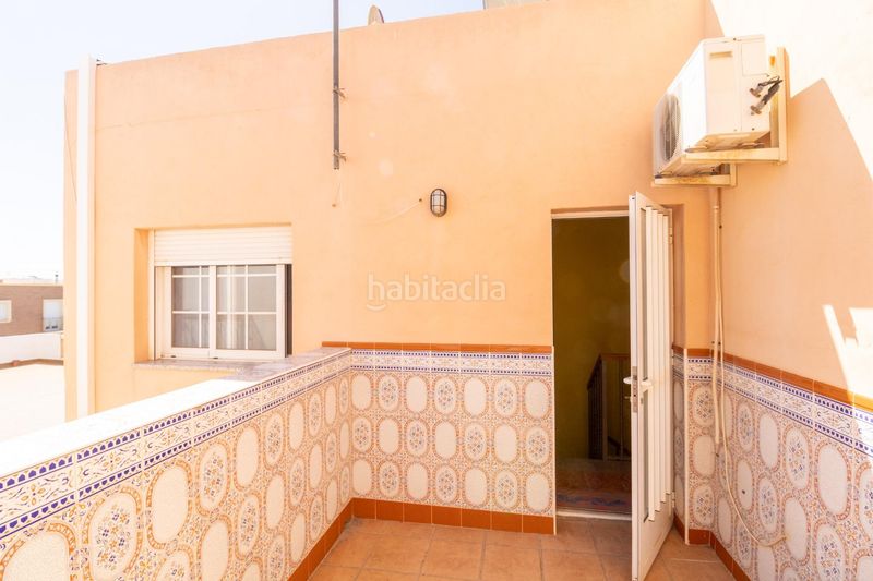 Foto 406f6569-e893-4526-befc-000c95071229. Casa tríplex en Pechina