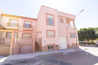 Haus in Pechina. Tríplex en pechina