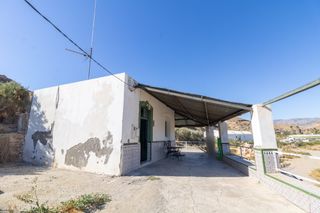 Wohngrundstück in Gádor. Cortijo en venta en la villa de gádor  paraje las herrerías