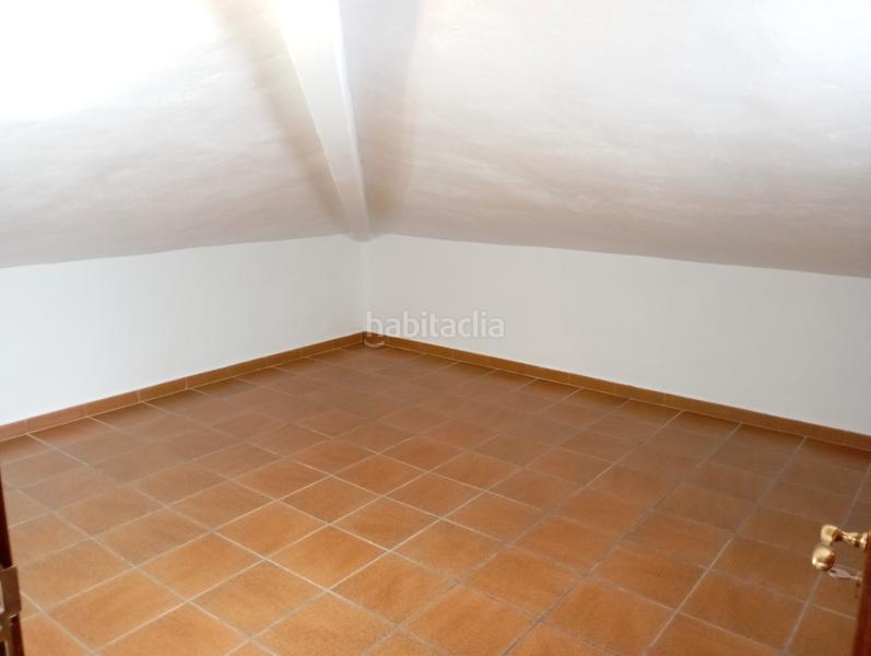 Foto b683e04e-d0f1-4bd4-9afa-2331f5445b5c. Casa adossada a Burgo (El)