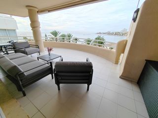 Affitto Duplex in Avenida juan sebastian elcano 2. Vacacional: atico duplex 3 dormitorios en primera linea de playa
