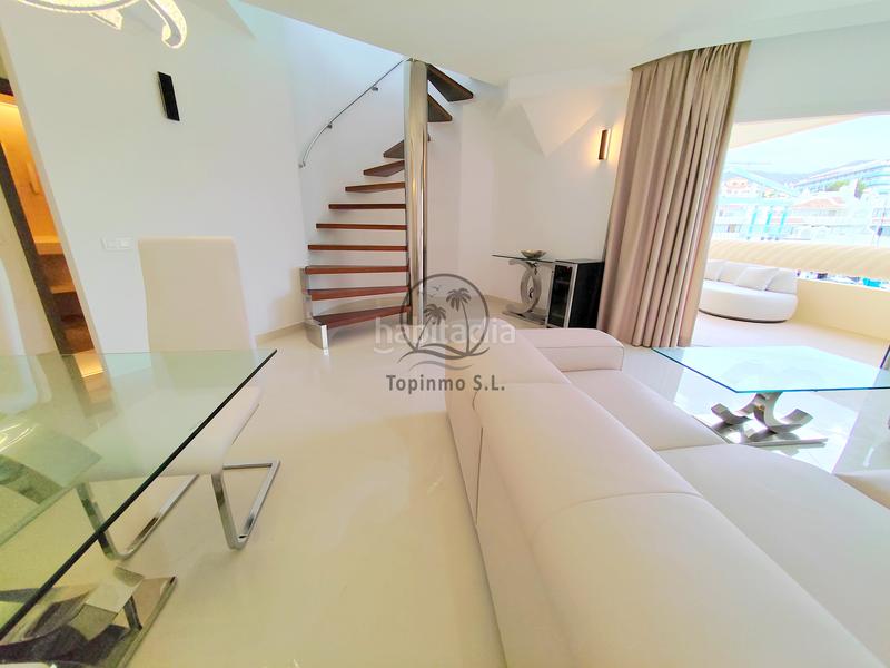 Foto 1cb55f30-ba97-425b-ab0d-7a7f3e599d93. Zweistöckige wohnung in avenida del puerto deportivo 30 in Benalmádena