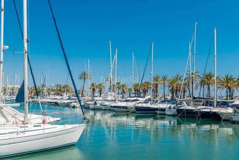 Foto 88f60c72-3115-41b8-8805-80e17f4d1d11. Zweistöckige wohnung in avenida del puerto deportivo 30 in Benalmádena