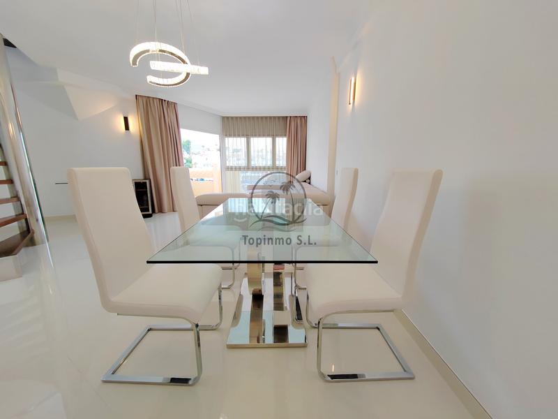 Foto a2451529-9cc0-4759-9767-29359bd8d3d5. Zweistöckige wohnung in avenida del puerto deportivo 30 in Benalmádena