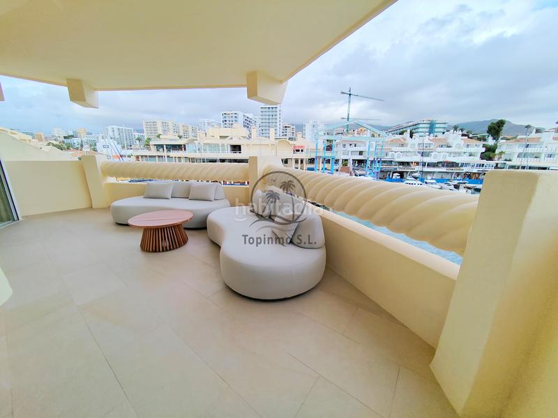 Foto b51e22ce-bc92-4c23-9023-fcbc427e8ad5. Zweistöckige wohnung in avenida del puerto deportivo 30 in Benalmádena