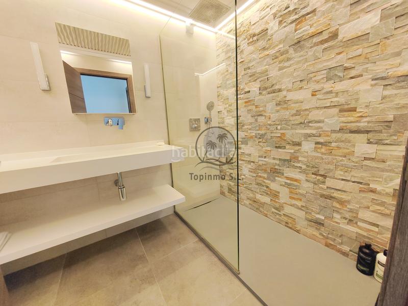 Foto bfe26dc9-9baf-4c42-a7a8-917c181fcf48. Zweistöckige wohnung in avenida del puerto deportivo 30 in Benalmádena