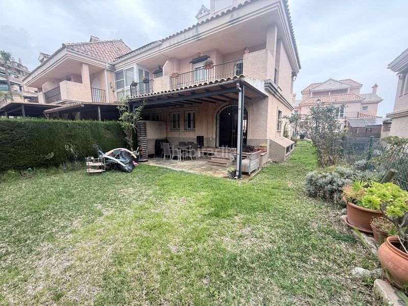 Foto 5a822bfe-d380-4e71-a75d-ba3533c351e8. Casa aparellada amb aparcament piscina a La Alcaidesa