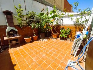 Casa adossada a San García. Magnifico adosado en la aldea