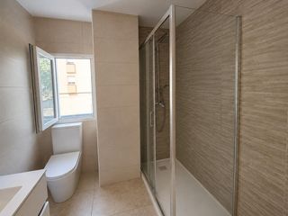Appartement à La Atunara-Periáñez. Buen piso de tres dormitorios cerca de laplaya , con tres dormit
