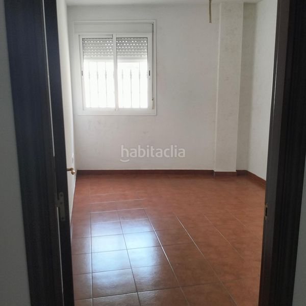Foto f6bd66de-8fea-4a0a-9cdc-8d406aa5b5d3. Pis amb aparcament a Jimena de la Frontera