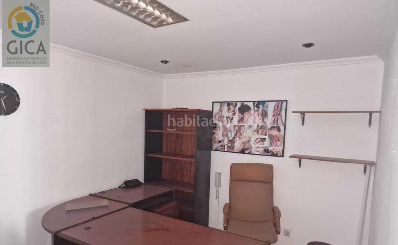 Foto 4e6cc466-423c-4850-95e8-728046495082. Alquiler oficina  céntrica en venta y alquiler en Algeciras