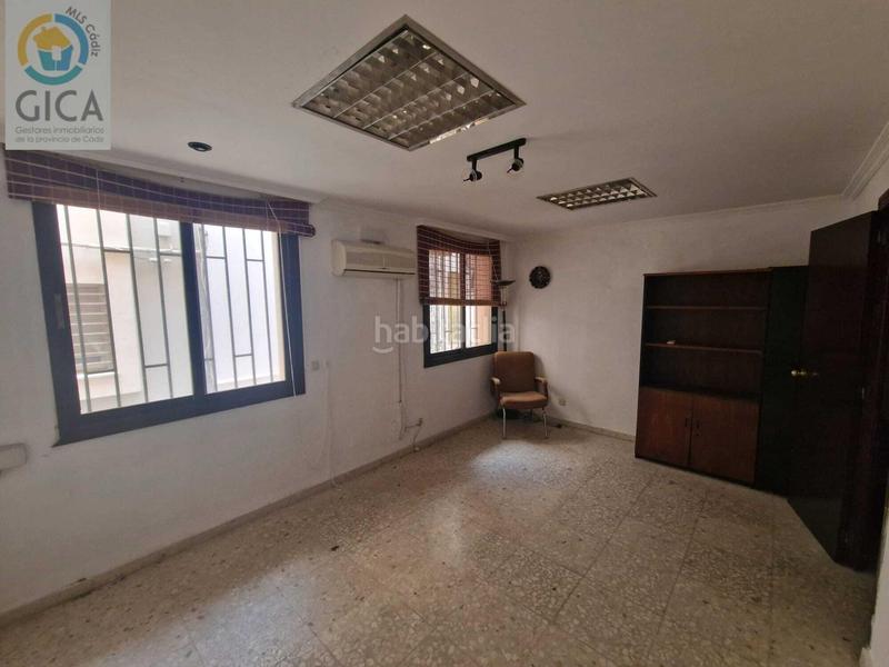 Foto 62a3fdd7-eee5-4a07-a755-cf3b1c517352. Alquiler oficina  céntrica en venta y alquiler en Algeciras