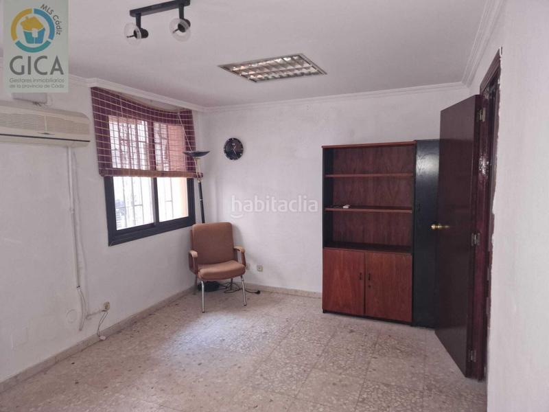 Foto 86432b49-cb22-4833-b9ca-f02763132136. Alquiler oficina  céntrica en venta y alquiler en Algeciras