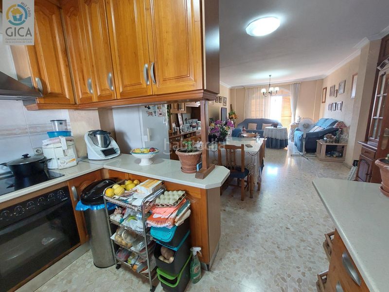 Foto f3611a92-e2b1-4a27-bd4f-5b2ee69dc06b. Casa amb aparcament a Casco Antiguo Algeciras