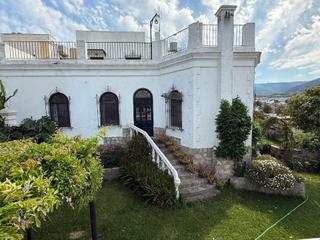 Chalet in Casco Antiguo. Espectacular chalet en alexander henderson