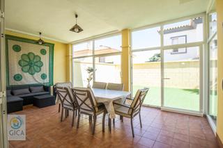 Maison jumelée à Barrios (Los). Fantastico pareado en la vega del golf